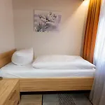 宾馆 Rose 罗伊特林根